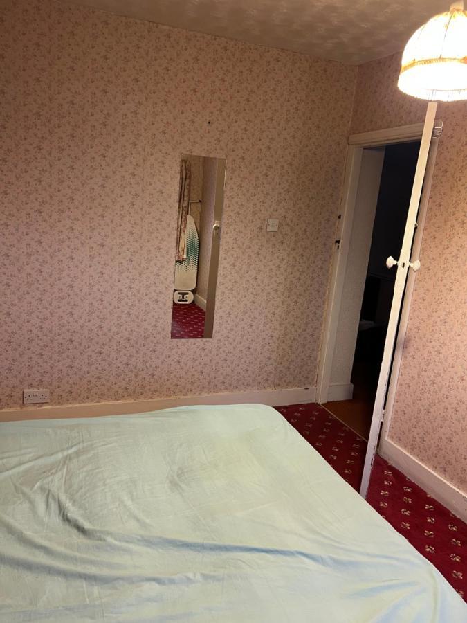 Whitby Road House Apartment Canvey Island Ngoại thất bức ảnh